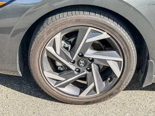 Hyundai ELANTRA 2025 SEL Conveniencia 4p Sedan