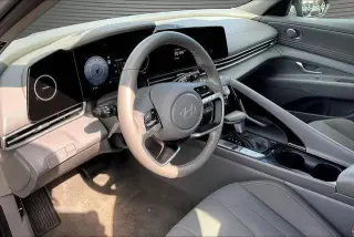Hyundai ELANTRA 2025 SEL Conveniencia 4p Sedan