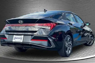 Hyundai ELANTRA 2025 SEL Conveniencia 4p Sedan