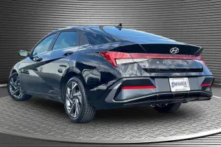 Hyundai ELANTRA 2025 SEL Conveniencia 4p Sedan