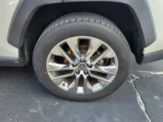 Toyota RAV4 2019 Limited 4dr SUV