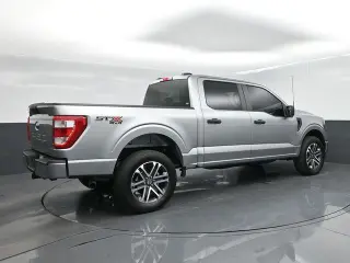 Ford F-150 2023 4x4 XL 4dr SuperCrew 5.5 ft. SB