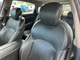 Hyundai Genesis 2015 3.8L Sedán de 4 puertas