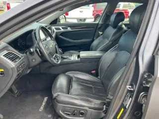 Hyundai Genesis 2015 3.8L Sedán de 4 puertas