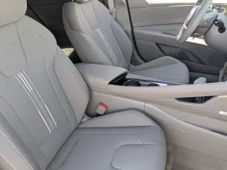 Hyundai ELANTRA 2025 SEL Conveniencia 4p Sedan