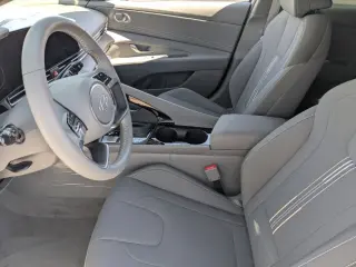 Hyundai ELANTRA 2025 SEL Conveniencia 4p Sedan
