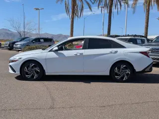Hyundai ELANTRA 2025 SEL Conveniencia 4p Sedan