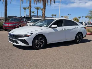 Hyundai ELANTRA 2025 SEL Conveniencia 4p Sedan