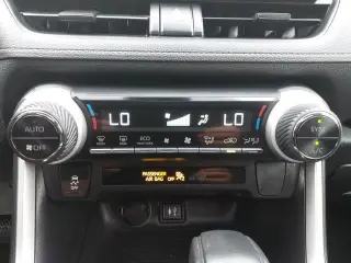 Toyota RAV4 2019 AWD XLE 4dr SUV