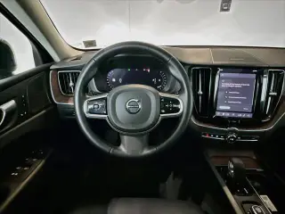 Volvo XC60 2024 AWD B5 Plus Tema Oscuro 4p SUV