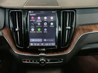 Volvo XC60 2024 AWD B5 Plus Tema Oscuro 4p SUV