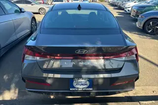 Hyundai ELANTRA 2024 SEL 4p Sedan