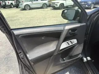 Toyota RAV4 2018 LE 4dr SUV