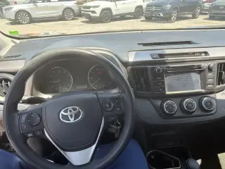 Toyota RAV4 2018 LE 4dr SUV