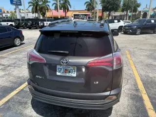 Toyota RAV4 2018 LE 4dr SUV