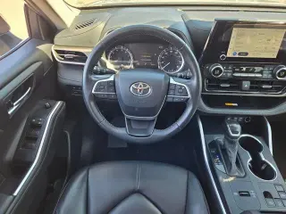 Toyota Highlander 2023 L 4dr SUV