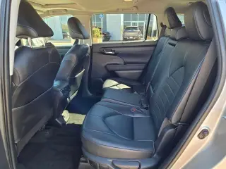Toyota Highlander 2023 L 4dr SUV