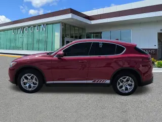 Alfa Romeo Stelvio 2020, versión Base, crossover de 4 puertas