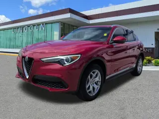 Alfa Romeo Stelvio 2020, versión Base, crossover de 4 puertas