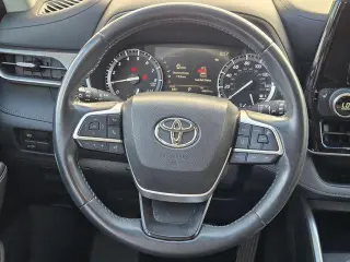 Toyota Highlander 2022 AWD XLE 4dr SUV