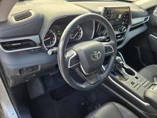 Toyota Highlander 2022 AWD XLE 4dr SUV