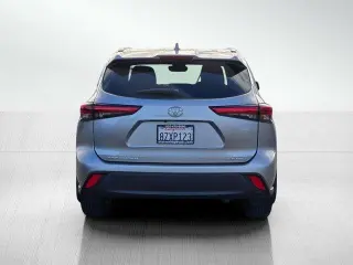 Toyota Highlander 2022 AWD XLE 4dr SUV