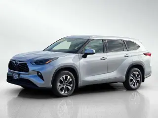 Toyota Highlander 2022 AWD XLE 4dr SUV