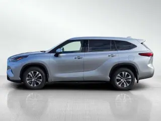Toyota Highlander 2022 AWD XLE 4dr SUV