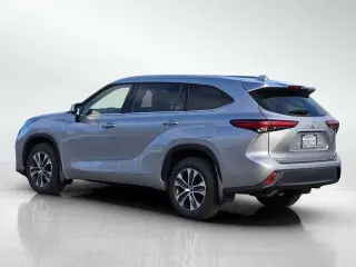 Toyota Highlander 2022 AWD XLE 4dr SUV