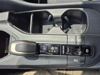 Toyota Crown 2023 AWD XLE 4p Sedan