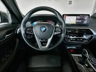 BMW Serie 5 2023 AWD 530i xDrive 4dr Sedán