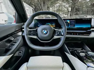 Serie 5 BMW 2024 AWD 530i xDrive Sedan 4p.