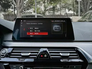 Serie 5 BMW 2019 tracción en todas las ruedas 530i xDrive sedán 4 puertas