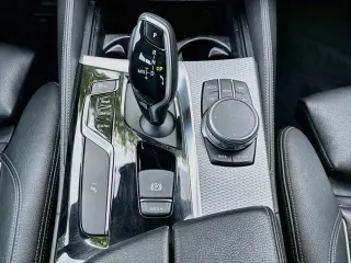 Serie 5 BMW 2019 tracción en todas las ruedas 530i xDrive sedán 4 puertas