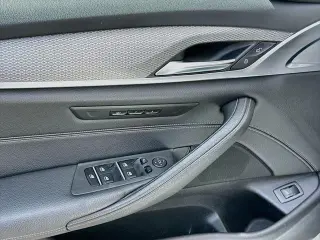 Serie 5 BMW 2019 tracción en todas las ruedas 530i xDrive sedán 4 puertas
