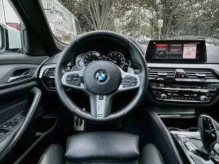 Serie 5 BMW 2019 tracción en todas las ruedas 530i xDrive sedán 4 puertas