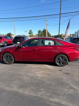 Hyundai ELANTRA 2023 SEL 4p Sedan
