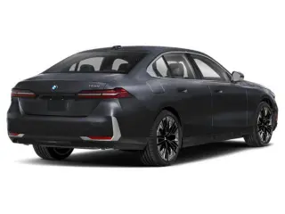 Sedán BMW 5 Series 2024 AWD 530i xDrive 4dr