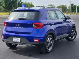 Hyundai VENUE 2024 SEL 4dr Crossover