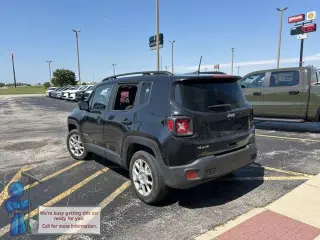 Jeep Renegade 2022 4x4 Latitude SUV de 4 puertas
