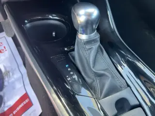 Toyota C-HR 2019 XLE 4dr Crossover