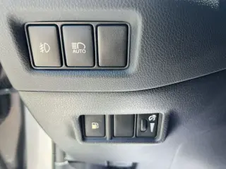 Toyota C-HR 2019 XLE 4dr Crossover