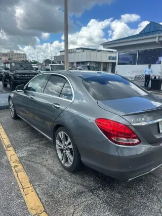 Mercedes-Benz Clase C 2018 C 300 4p Sedan