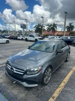 Mercedes-Benz Clase C 2018 C 300 4p Sedan