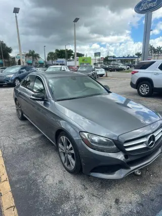 Mercedes-Benz Clase C 2018 C 300 4p Sedan