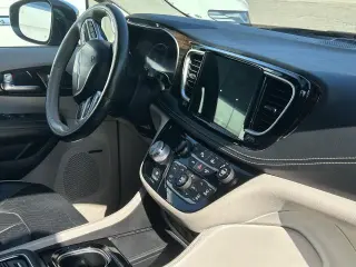 Chrysler Pacifica Híbrida 2021 Limited 4 puertas Minivan