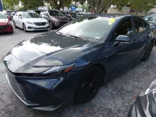 Toyota Camry 2025 SE 4p Sedano