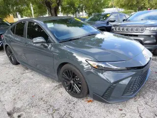 Toyota Camry 2025 SE 4p Sedano