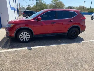 Nissan Rogue 2017 AWD S 4dr Crossover (lanzamiento a mitad de año)
