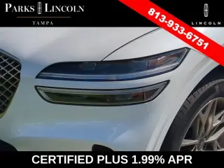 Genesis GV70 2025 AWD 2.5T Standard 4p SUV